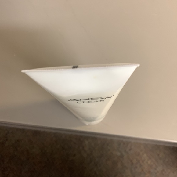 Avon Anew Clean Purifying Gel Cleanser Brand New Factory Sealed - Picture 5 of 13